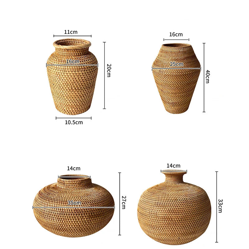 Grand vase à fleurs en rotin